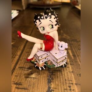 Betty Boop Trinket Box Double Dice Brand is Connoisseur Item Number Is BB21006